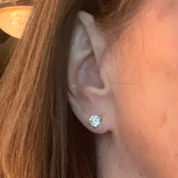 14 K White Gold diamond stud earrings